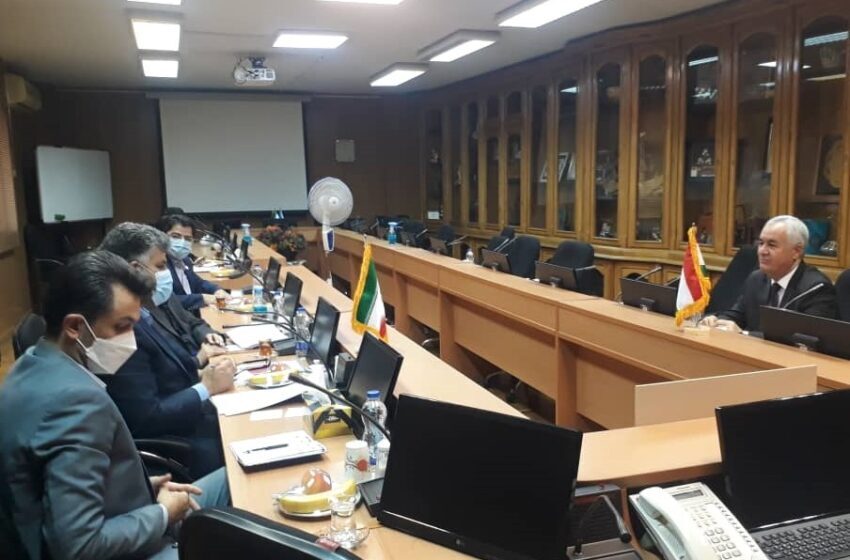 اجتماع سفير طاجيكستان لدى إيران مع وزير التعاون والعمل والرعاية الاجتماعية في جمهورية إيران الإسلامية