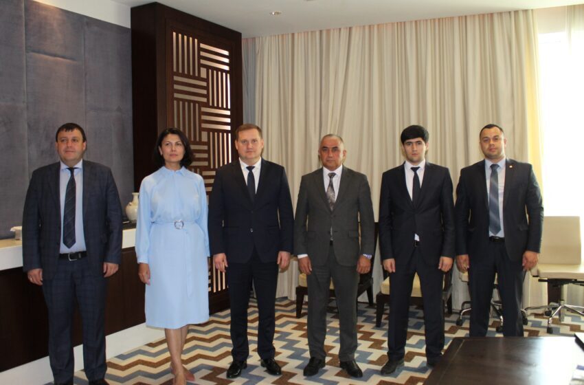 تاج الدين جورزاده يلتقي مع وزير العلاقات الاقتصادية الدولية والخارجية لمنطقة سفيردلوفسك في الاتحاد الروسي و رئيس دائرة التنمية السياحية لمنطقة سفيردلوفسك