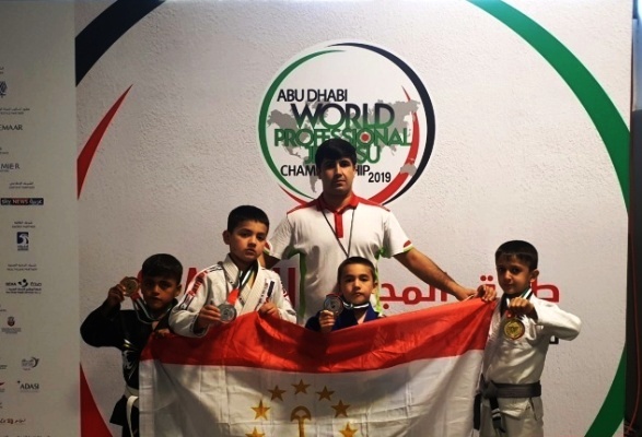  سيشارك الرياضيون  الطاجيك   في بطولة العالم للجوجيتسو في الإمارات العربية المتحدة