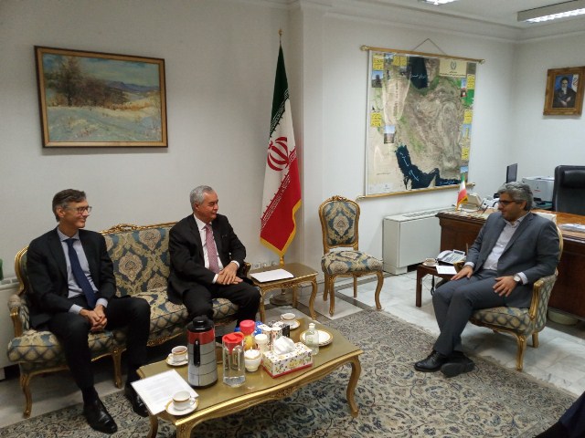  اجتماع سفري  طاجيكستان و مملكة هولندا في إيران