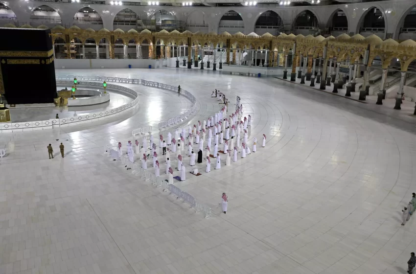  السعودية ترفع القيود المتعلقة بفيروس كورونا على الحج