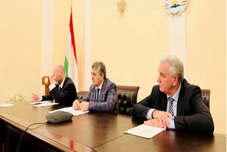 يجري تطوير شعار المجلس العام التابع لسفارة جمهورية طاجيكستان في روسيا