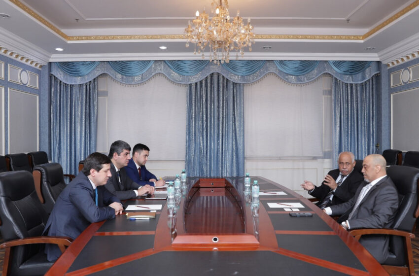  لقاء  نائب وزير خارجية جمهورية طاجيكستان شرف  شرعلزاده برئيس شركة “الحقوق العالمية” بدولة الكويت هاشم ماجد