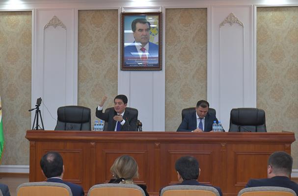  مشاركة أكثر من 160 من رواد الأعمال الروس في المنتدى التجاري لطاجيكستان وروسيا