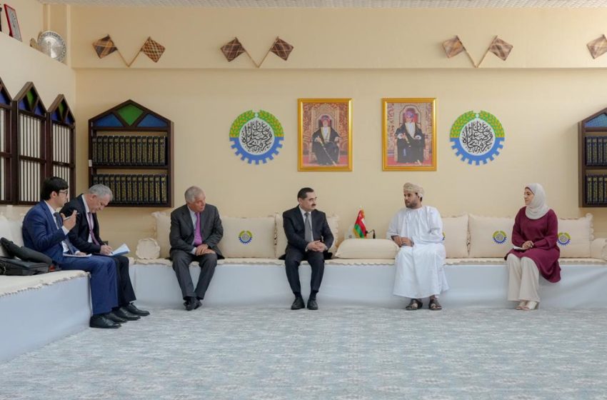 لقاء نائب وزير الخارجية مع رئيس مجلس إدارة غرفة تجارة وصناعة عمان