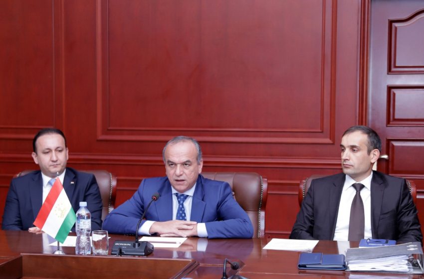 عقدت مشاورات لوزارات خارجية دول آسيا الوسطى حول قضايا التحضير للاجتماع التشاوري الخامس لرؤساء دول آسيا الوسطى في مدينة دوشنبه