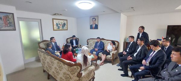  إجتماع السفير مع الطلبة الدارسين بمنح مركز التعاون الدولي الياباني