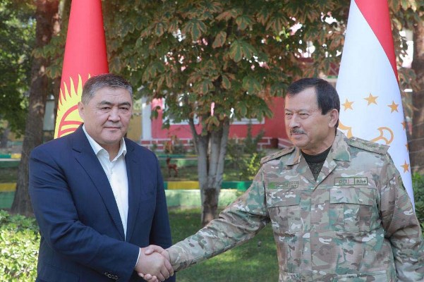  اجتماع دوري لوفود حكومتي طاجيكستان وقيرغيزستان بشأن ترسيم الحدود فى مدينة بوستان