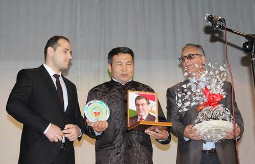  حفل اختتام وتوزيع جوائز المهرجان الدولي السابع لمسرح العرائس “عباءة الخيال” في دوشنبه