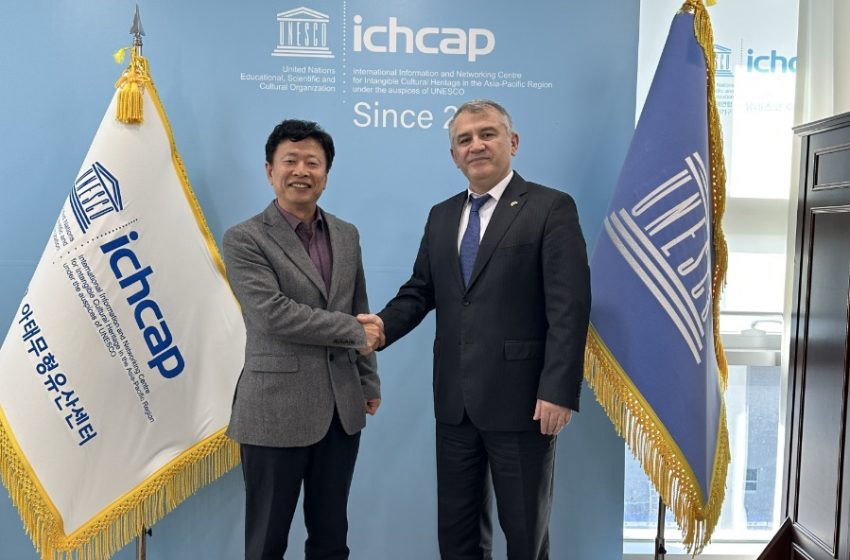  لقاء  سفير جمهورية طاجيكستان لدى جمهورية كوريا بالمدير العام للمركز الدولي للمعلومات والتشبيك حول التراث الثقافي غير المادي في آسيا والمحيط الهادئ (ICHCAP