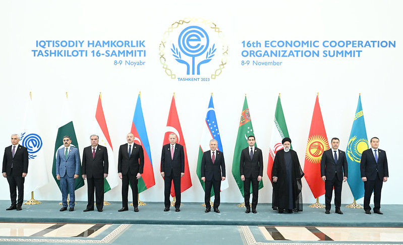  رئيس جمهورية طاجيكستان إمام علي رحمان يشارك في الاجتماع السادس عشر لرؤساء دول منظمة التعاون الاقتصادي