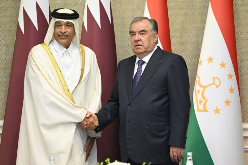  زعيم الأمة إمام علي رحمان يلتقي برئيس مجلس الدولة القطري حسن بن عبد الله الغانم