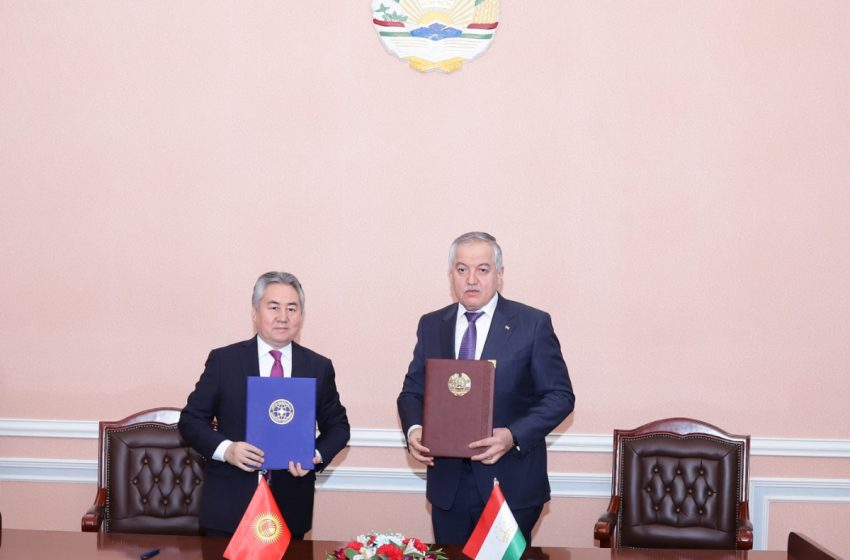  محادثات بين وزيري الخارجية الطاجيكستاني  و القرغيزستاني