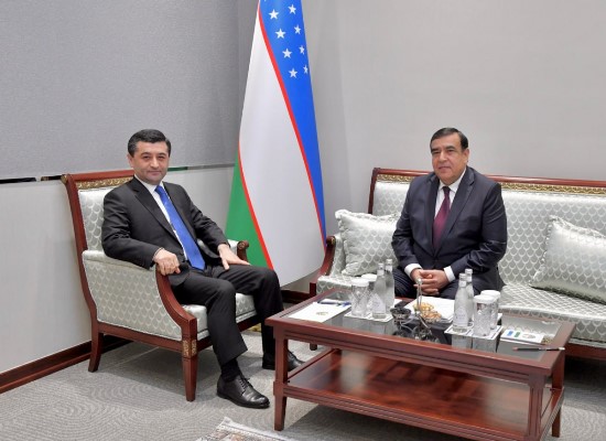  طاجيكستان وأوزبكستان تبحثان تنفيذ المشاريع ذات المنفعة المتبادلة