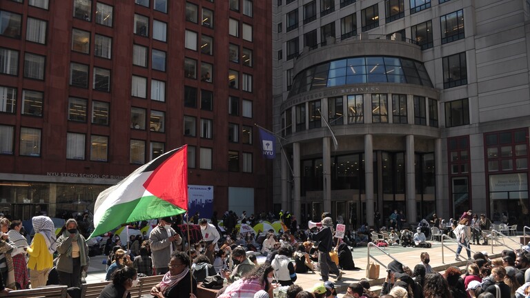  اعتقال عشرات المتظاهرين المؤيدين لفلسطين في عدة جامعات أمريكية