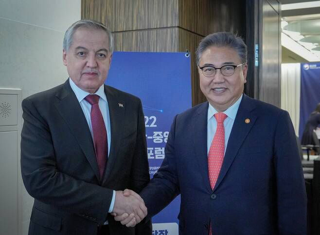 Meeting of Foreign Ministers of Tajikistan and Korea