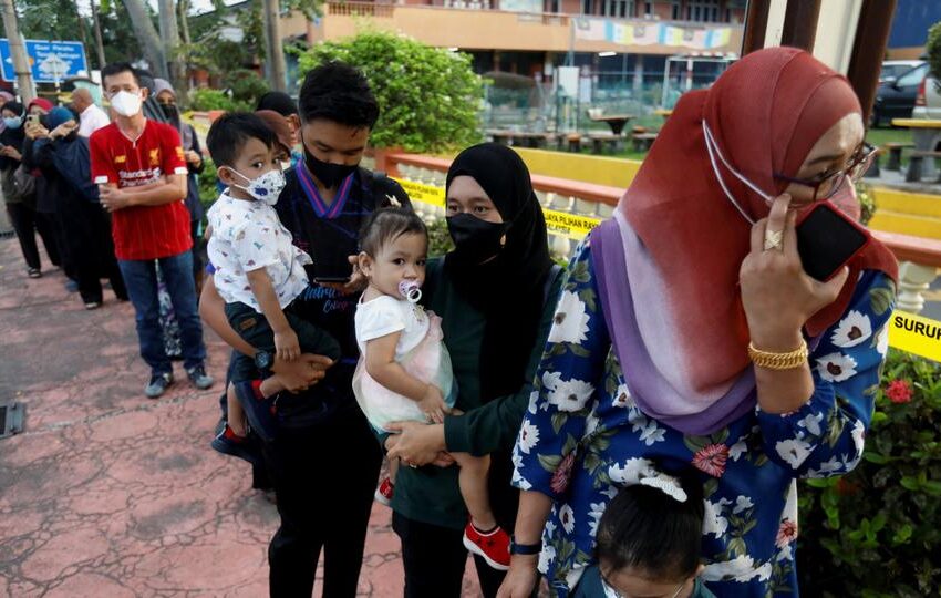  Voting begins in Malaysia’s tightly contested elections