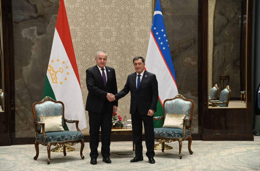  Sirojiddin Muhriddin meets with his Uzbek counterpart  Vladimir Norov