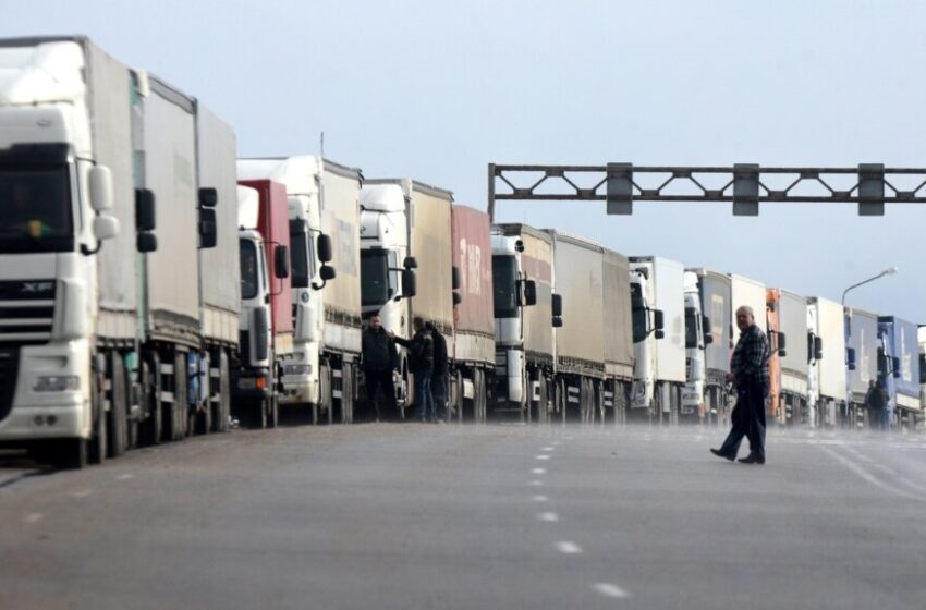  Tajikistan trucks arrive in China three years after pandemic outbreak