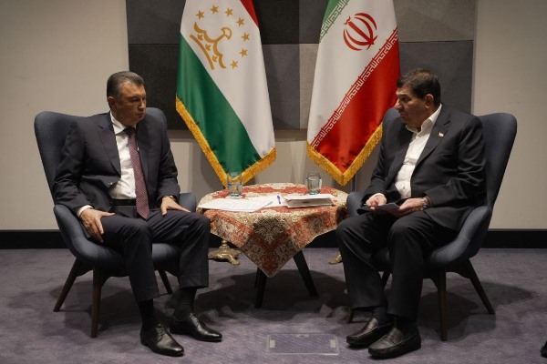  Prime Minister of Tajikistan Meets the Premier of the State Council of China