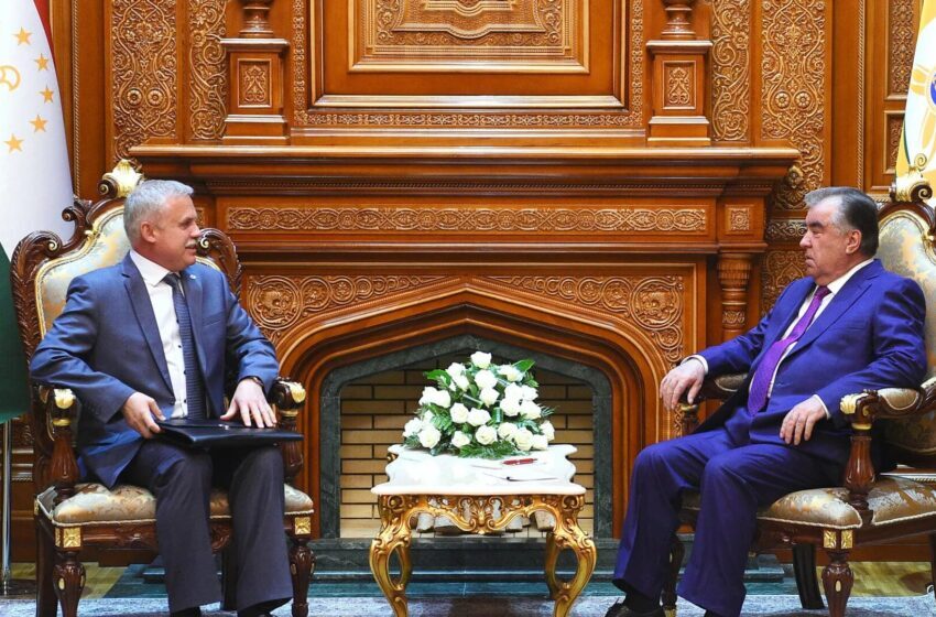  امامعلی رحمان، رئیس جمهور جمهوری تاجیکستان با استانیسلاو زاس، دبیرکل سازمان پیمان امنیت جمعی دیدار و گفتگو کردند