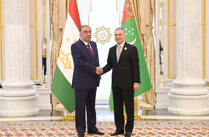  دیدار امامعلی رحمان رئیس جمهور جمهوری تاجیکستان با قربانقلی بردی محمداف رئیس شورای مردمی ترکمنستان