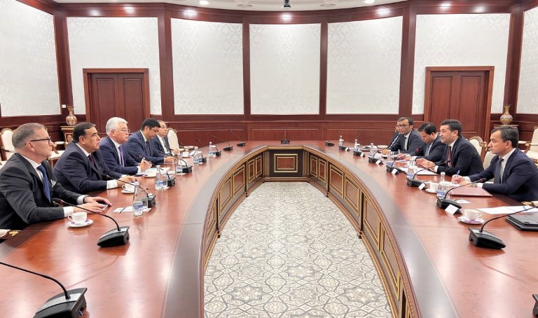  وزیر امور خارجه ازبکستان روابط دوجانبه با تاجیکستان را مثبت ارزیابی کرد