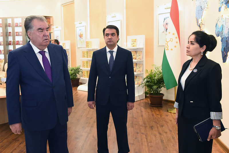  Лидер нации Эмомали Рахмон открыл новый административно-учебный корпус Таджикского государственного института языков имени Сотима Улугзода