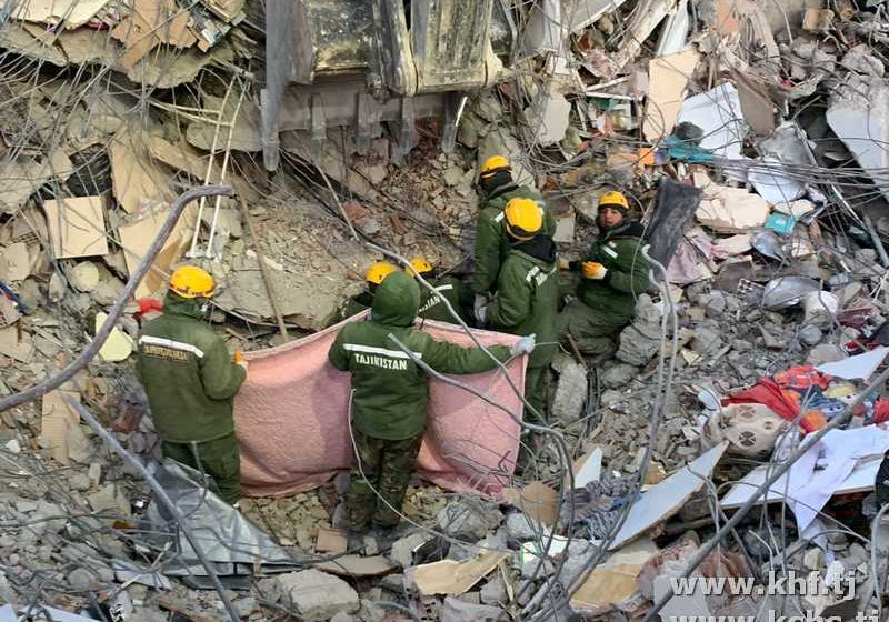 Таджикские спасатели за сутки извлекли из-под завалов 31 тело в Кахраманмараше