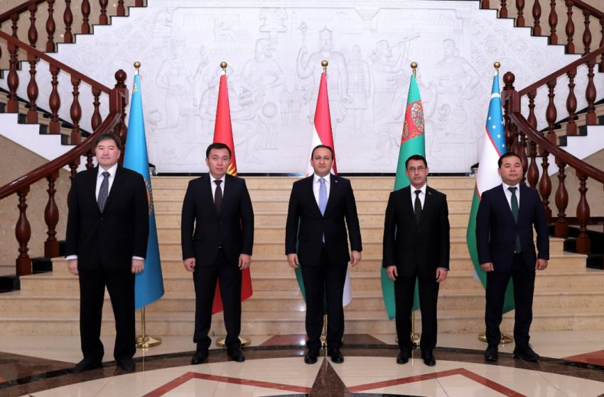  В Душанбе обсуждены вопросы подготовки к Пятой Консультативной встрече глав государств Центральной Азии