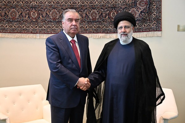  Президент Республики Таджикистан Эмомали Рахмон провел встречу с Президентом Исламской Республики Иран Сайидом Иброхимом Раиси