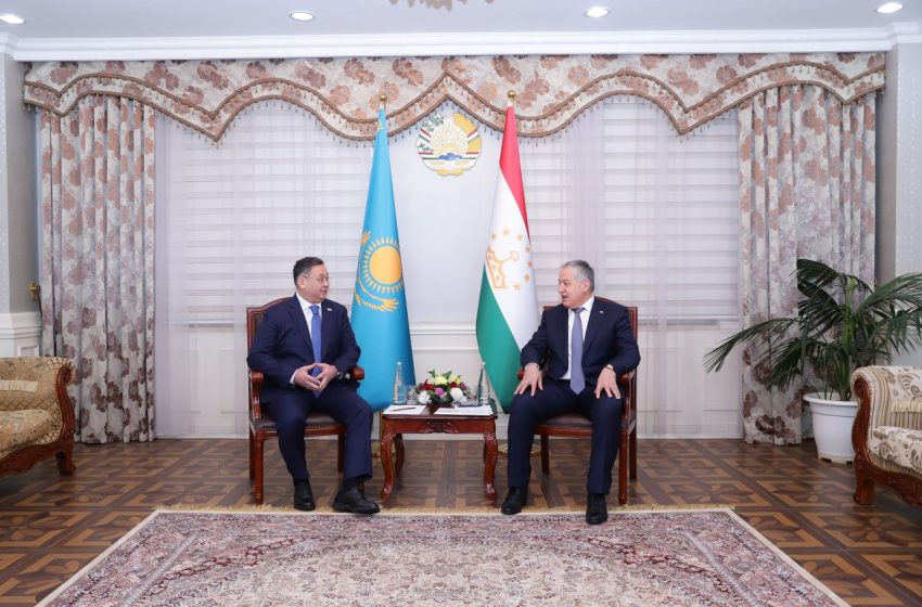  Мурат Нуртлеу провел переговоры с Министром иностранных дел Таджикистана