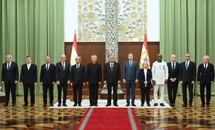  Церемония принятия верительных грамот послов зарубежных стран