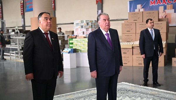  Дистанционное открытие торгово-сервисного центра, птицеводческого предприятия и ознакомление с развитием шпалерного виноградника в Бободжон Гафуровском районе