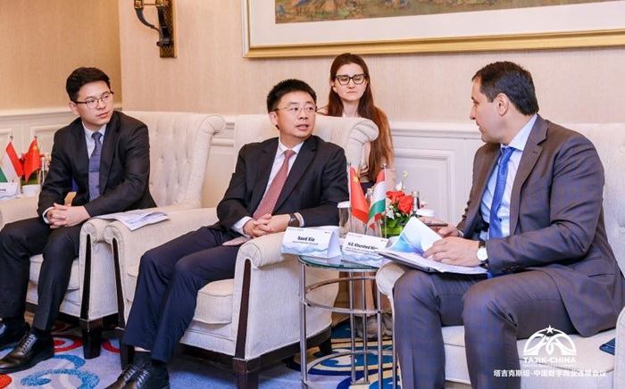  В рамках форума Tajik–China Digital Business Connect Директор Агентства инноваций и цифровых технологий при Президенте Республики Таджикистан провел ряд двусторонних встреч с ведущими представителями китайских технологических компаний и международных цифровых платформ