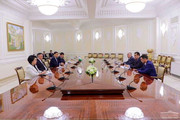 Дурнамои ҳамкории Тоҷикистону Узбекистон баррасӣ шуд