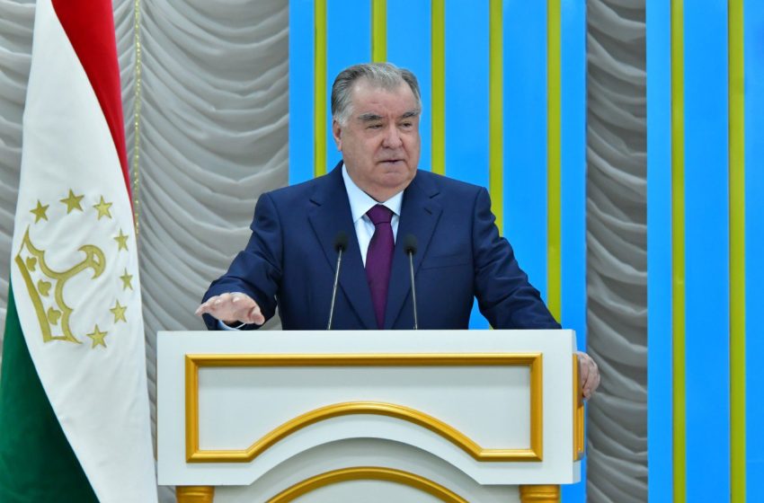 Мулоқоти Пешвои миллат муҳтарам Эмомалӣ Раҳмон бо кормандони Неругоҳи обии Роғун.