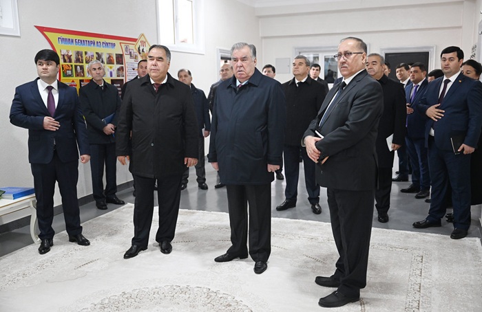  Ифтитоҳи фосилавии иншооти соҳаҳои саноат, маориф ва фарҳанг дар ноҳияи Бобоҷон Ғафуров