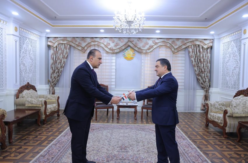  Маросими супоридани  эътимодномаи Сафири Ҷумҳурии Миср