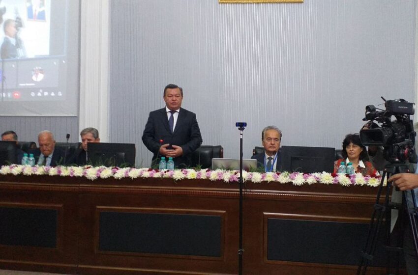 Душанбеда “Шоҳнома”нинг қўлёзмалари ва миниатюралари кўргазмага қўйилди