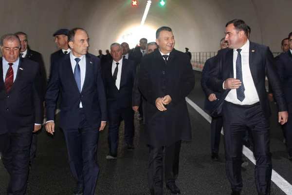  Тожикистон Бош вазири Қоҳир Расулзода Бадахшонда бир қанча муҳим объектларни очди