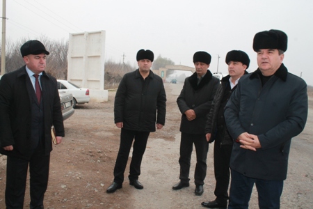  Тожикистон Бош вазири ўринбосари Ашт ноҳиясидаги қурилиш ишларининг бориши билан танишди