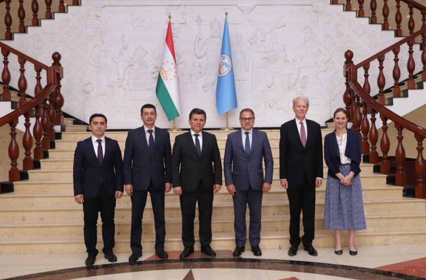  Тожикистон ва Франция сиёсий маслаҳатлашувлар ўтказди