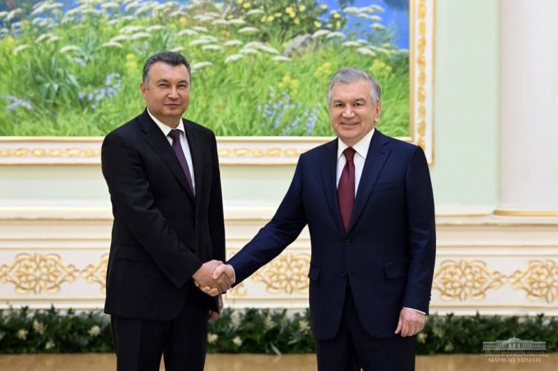 Президенти Ҷумҳурии Узбекистон Шавкат Мирзиёев Сарвазири Ҷумҳурии Тоҷикистон Қоҳир Расулзодаро ба ҳузур пазируфт